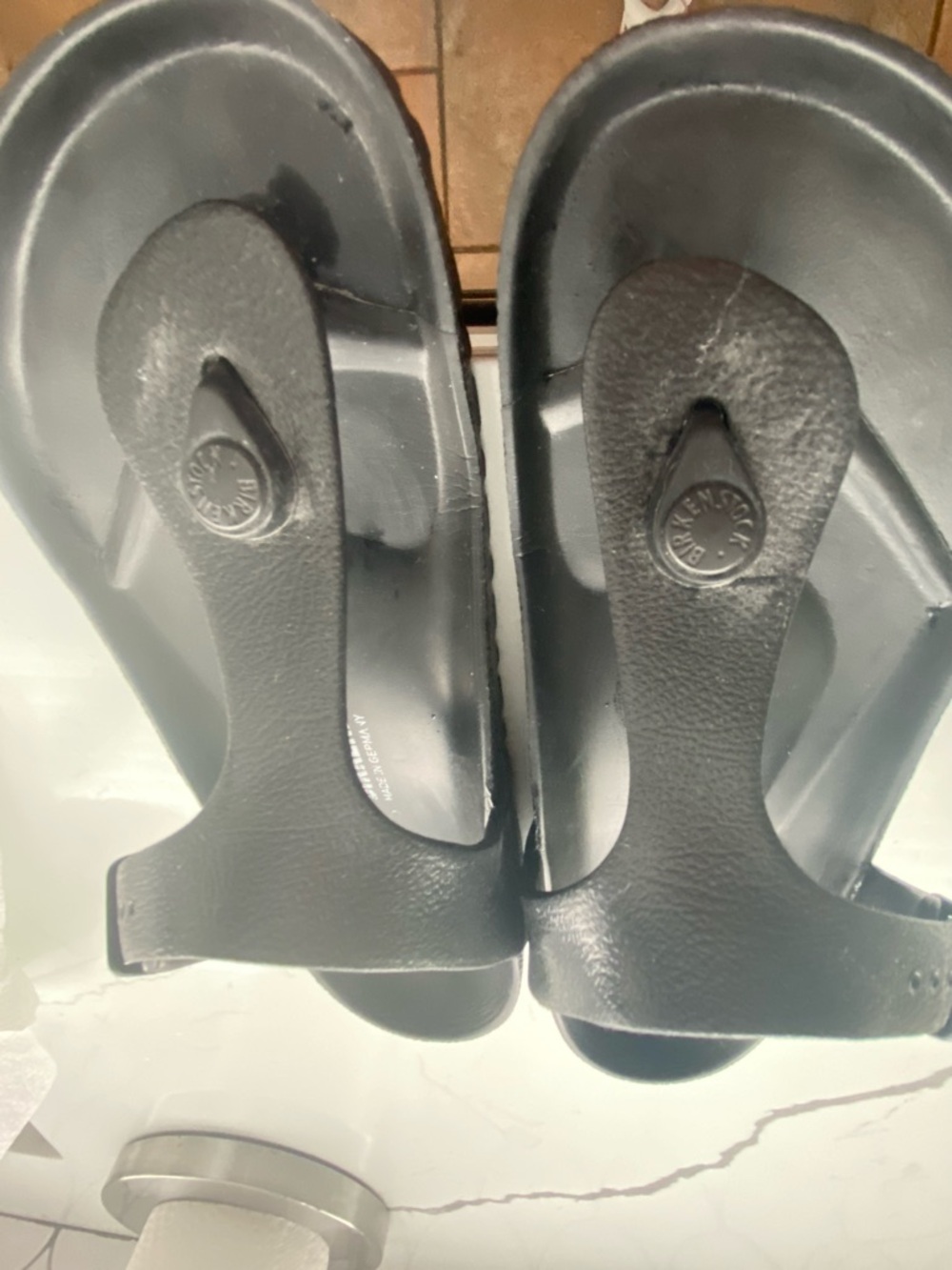 Birkenstock Gizeh EVA sandals. - Picture 5 of 7